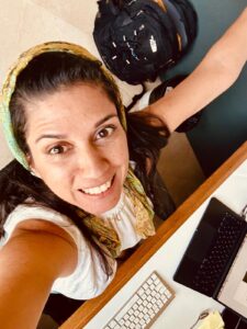 Andreina Romero trabajando en Buenaonda Coworking en Palma
